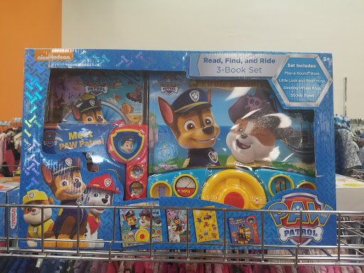 Thrift Store «Triad Goodwill Store & Donation Center», reviews and photos, 106 Muirs Chapel Rd, Greensboro, NC 27407, USA