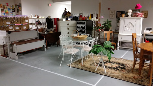 Shopping Mall «Eustis Square Shopping Center», reviews and photos, 218 W Ardice Ave, Eustis, FL 32726, USA