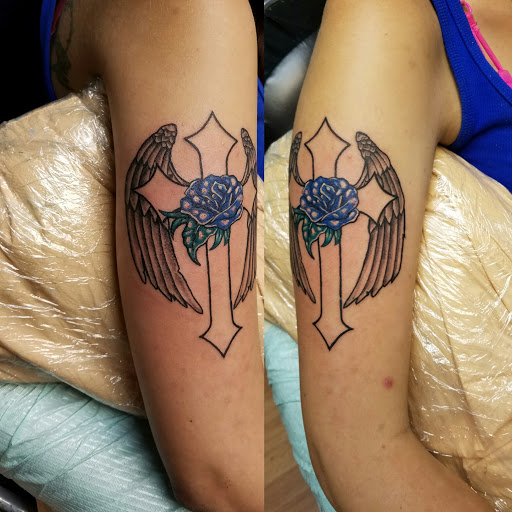 Tattoo Shop «Illustrator Tattoos», reviews and photos, 38505 Chestnut Ridge Rd, Elyria, OH 44035, USA