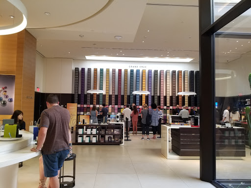 Coffee Shop «Nespresso Beverly Hills Boutique & Cafe», reviews and photos, 320 N Beverly Dr, Beverly Hills, CA 90210, USA