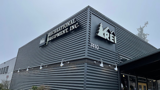 Camping Store «REI», reviews and photos, 7410 SW Bridgeport Rd, Tigard, OR 97224, USA
