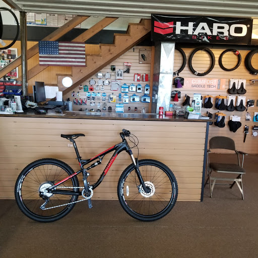 Bicycle Store «Crystal Lake Ski & Bike», reviews and photos, 905 Pyott Rd, Crystal Lake, IL 60014, USA