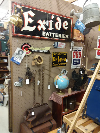 Antique Store «National Road Antique Mall», reviews and photos, 39 W Main St, Cambridge City, IN 47327, USA