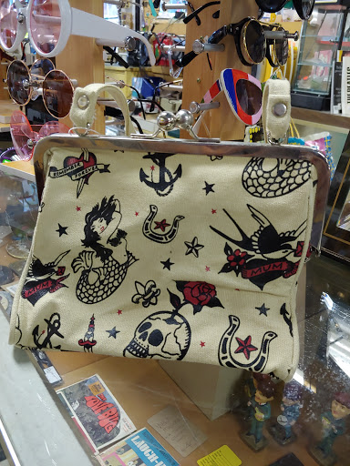 Record Store «POPS Resale», reviews and photos, 1423 Leestown Rd B, Lexington, KY 40511, USA