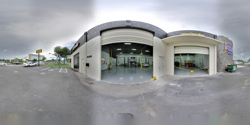 Auto Repair Shop «Meineke 2578», reviews and photos, 7878 NW 103rd St b, Hialeah Gardens, FL 33016, USA