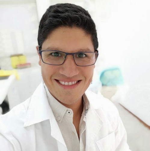 Opiniones de Dr. Hernán Andrés Febre Moscoso, Dentista en Iquique - Dentista