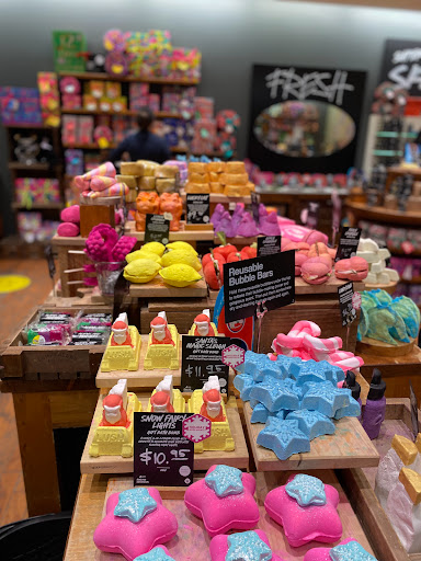 Cosmetics Store «Lush Cosmetics», reviews and photos, 7101 Democracy Blvd, Bethesda, MD 20817, USA