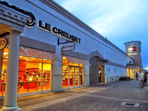 Shopping Mall «Orlando Outlet Marketplace», reviews and photos, 5269 International Dr, Orlando, FL 32819, USA