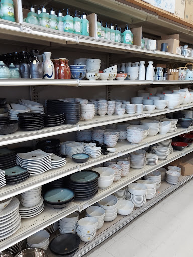 Asian Grocery Store «Hong Phat Food Center», reviews and photos, 101 SE 82nd Ave, Portland, OR 97216, USA