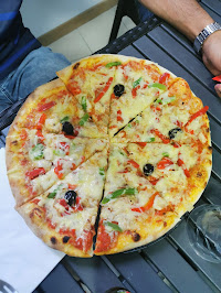 Plats et boissons du Pizzeria Nonna Pizza StMitre Les Remparts à Saint-Mitre-les-Remparts - n°1