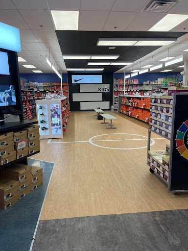 Shoe Store «Shoe Carnival», reviews and photos, 3063 E Main St, Russellville, AR 72802, USA