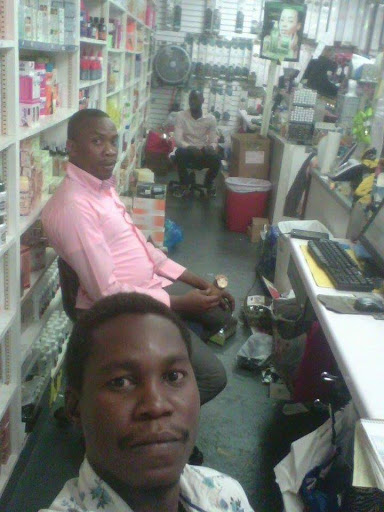 Beauty Supply Store «Vanity Beauty Supply», reviews and photos, 3440 Martin Luther King Jr Pkwy, Des Moines, IA 50310, USA