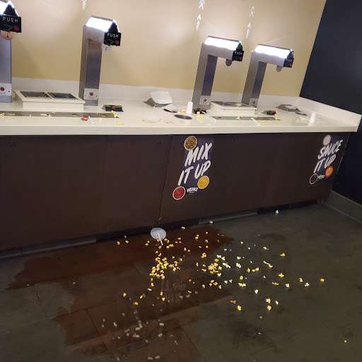 Shopping Mall «Rivercrest Shopping Center», reviews and photos, 13120 Rivercrest Dr, Crestwood, IL 60445, USA