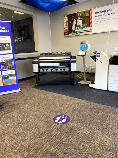 Print Shop «FedEx Office Print & Ship Center», reviews and photos, 76 W Dundee Rd, Buffalo Grove, IL 60089, USA