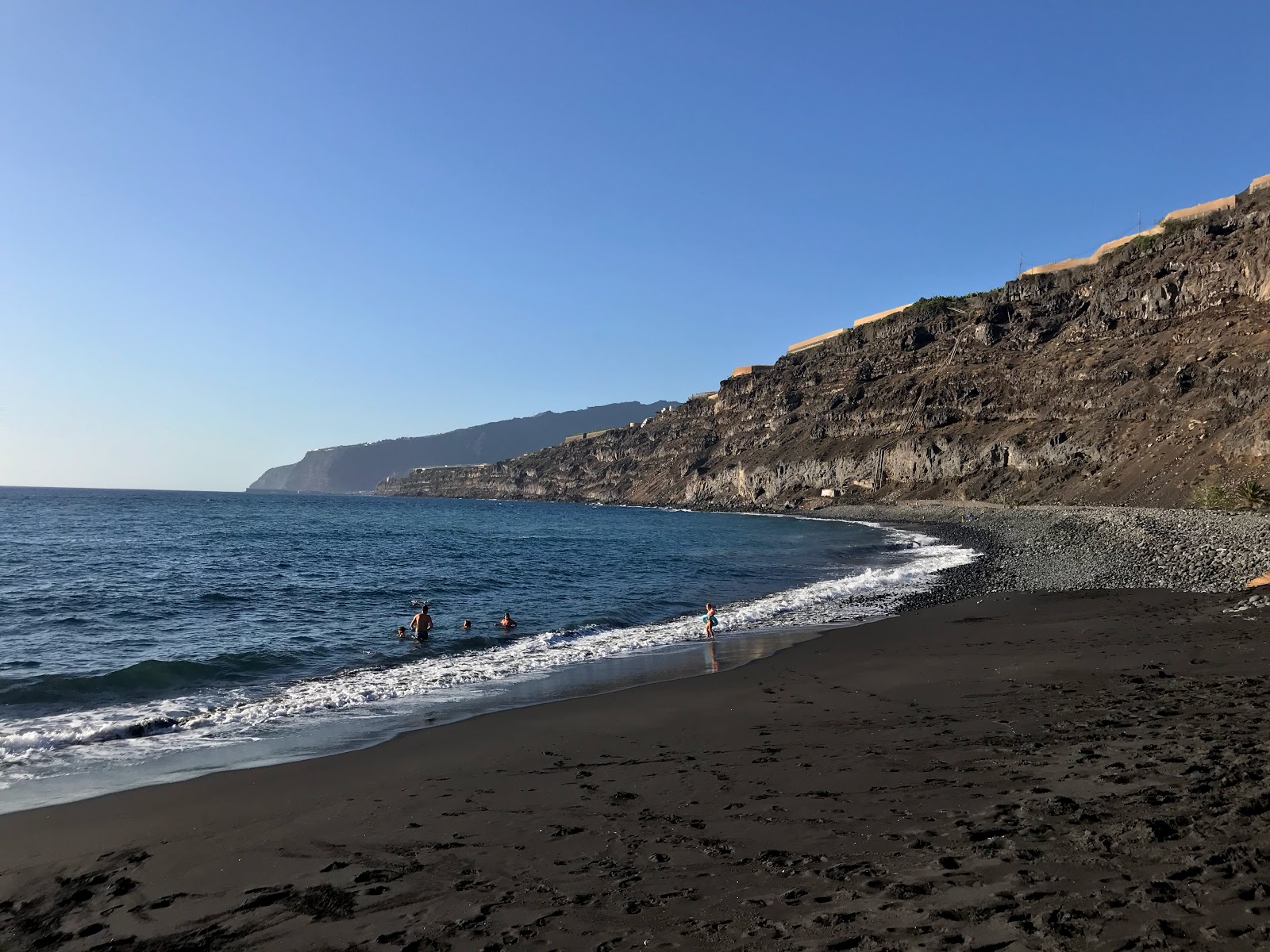 Foto di Playa Los Guirres con una costa dritta