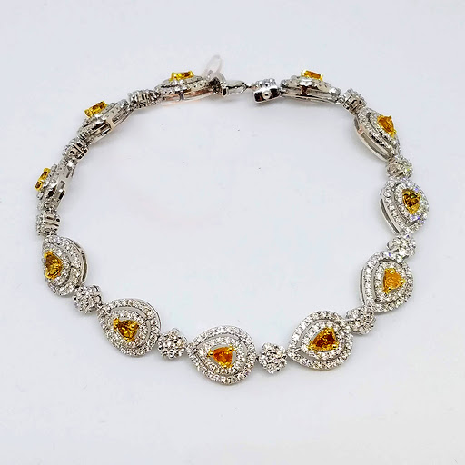 Jewelry Store «Saatchi Jewelry», reviews and photos, 4545 Austin Blvd, Island Park, NY 11558, USA