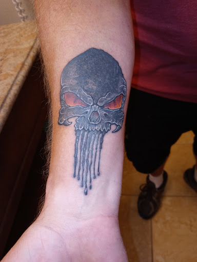 Tattoo Shop «Pearl City Tattoo», reviews and photos, 229 E 2nd St, Muscatine, IA 52761, USA