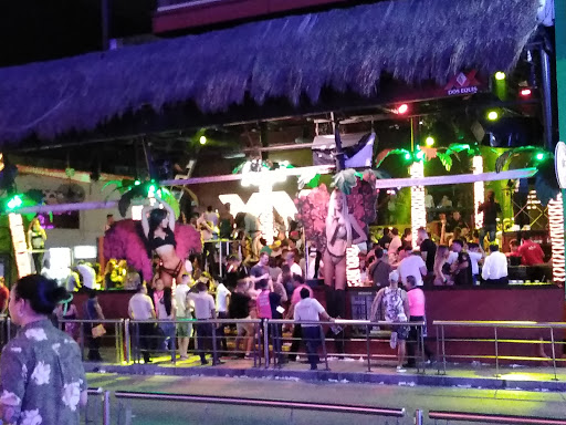 Congo Bar Cancún