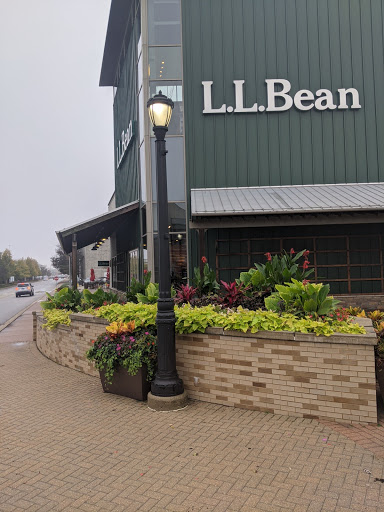 Clothing Store «L.L. Bean», reviews and photos, 4999 Old Orchard Shopping Center, Skokie, IL 60077, USA