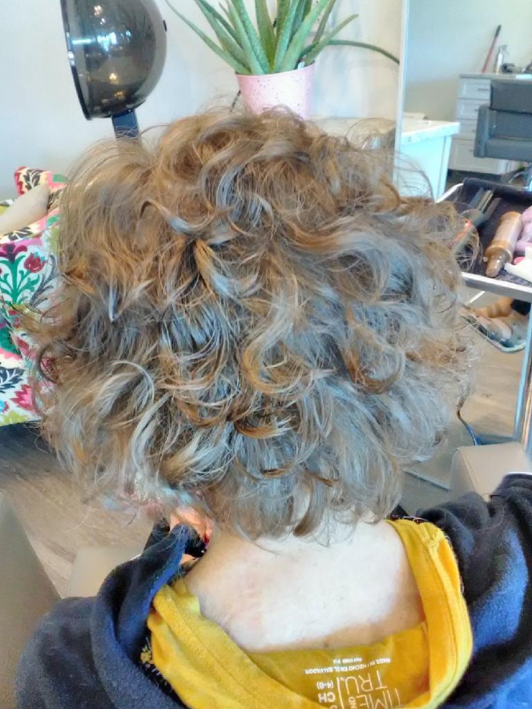 Cassaundra's Hair 98512