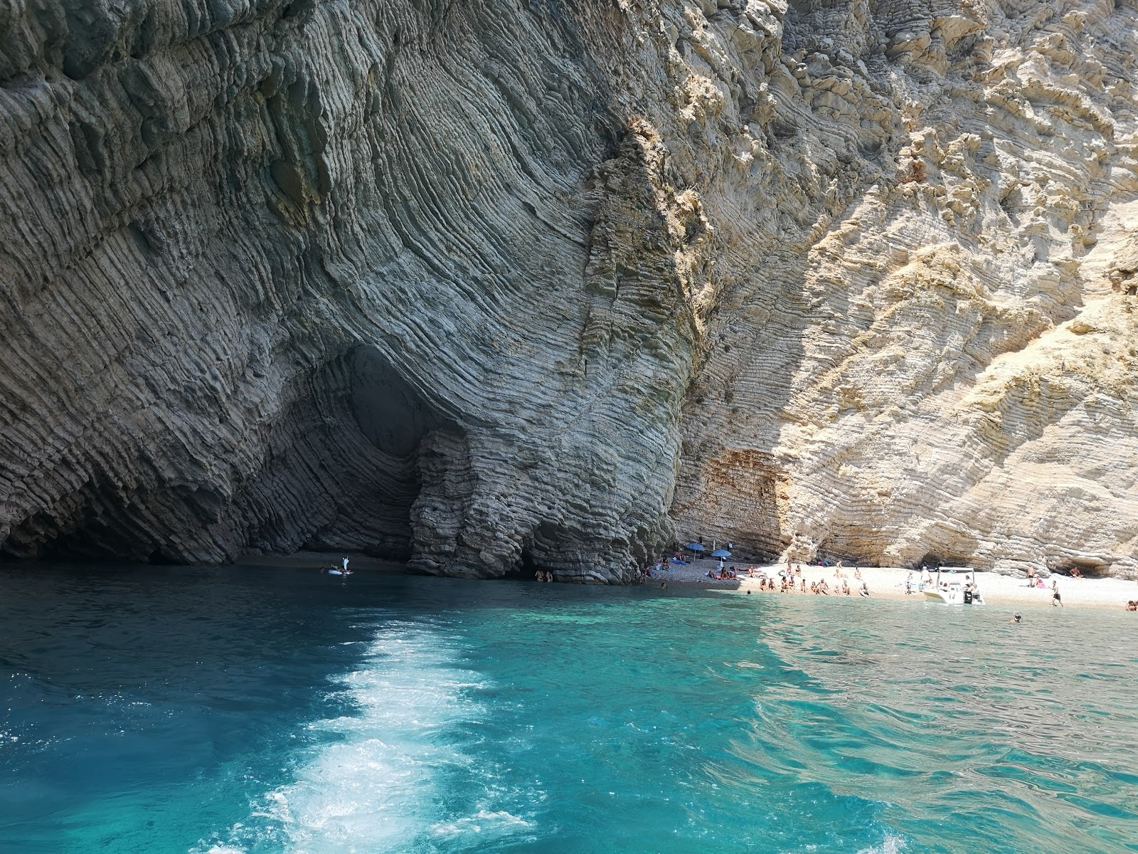Spiaggia Chomi beach sulla mappa con foto e recensioni🏖️ BeachSearcher.com