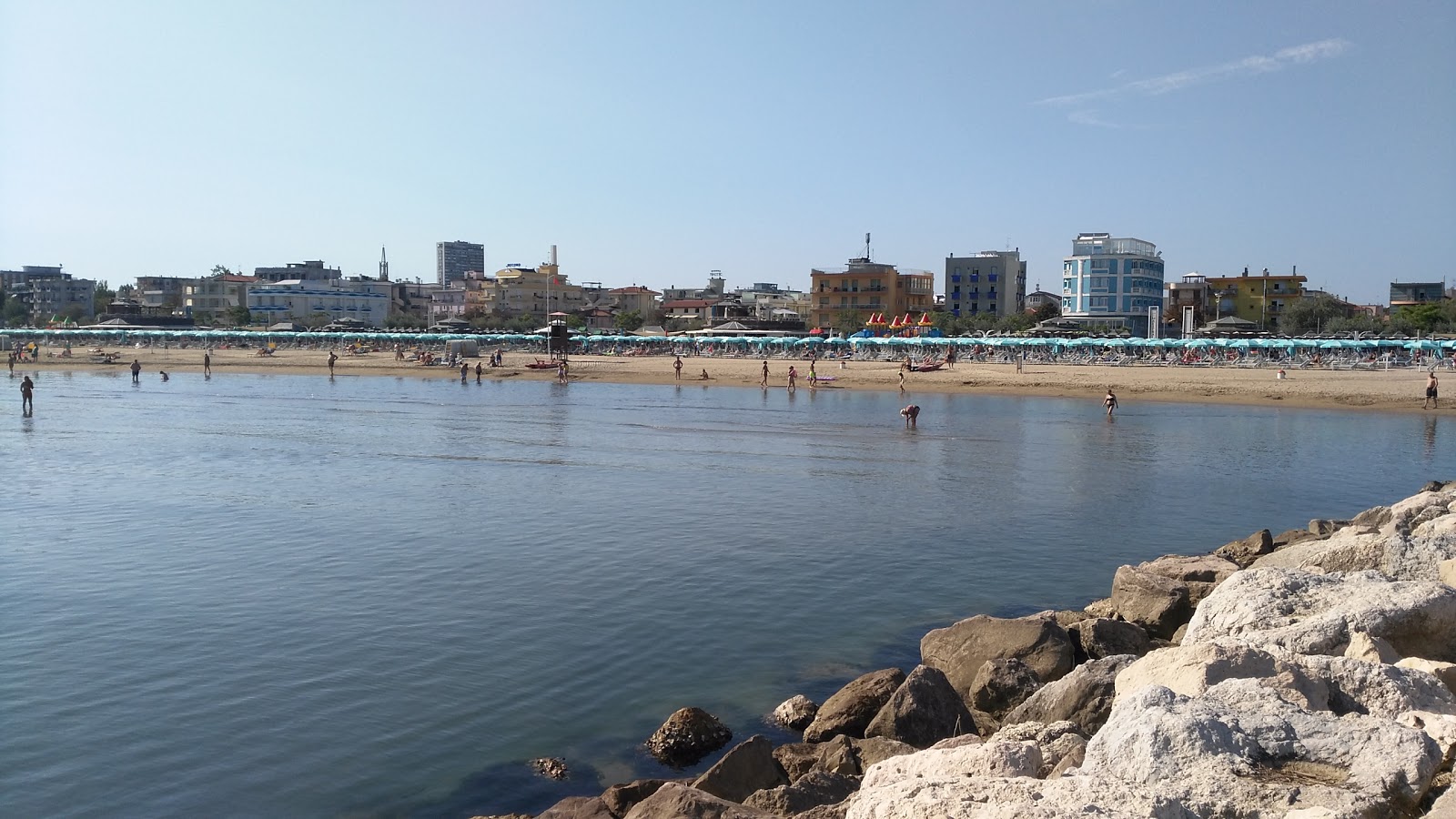 Foto de Spiaggia di San Giuliano - lugar popular entre os apreciadores de relaxamento
