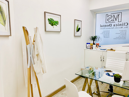 Clínica Dental Salvatierra - Calle Califa 1 Urbanizacion Puerto Golf, bloque 6, portal 10. Apartamento 10, 29660 Marbella, Málaga