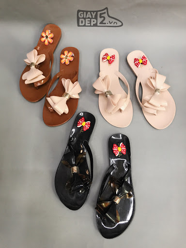 Stores to buy women's flat sandals Ho Chi Minh
