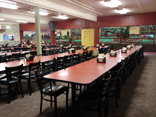 Pizza Restaurant «Pizza! Golf! Pizza Putters Family Entertainment Center», reviews and photos, 1156 OR-99, Eugene, OR 97402, USA