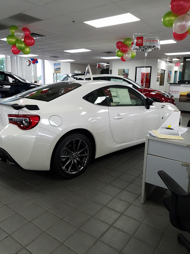 Toyota Dealer «New Rochelle Toyota», reviews and photos, 47 Cedar St, New Rochelle, NY 10801, USA