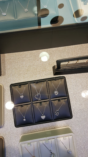 Jewelry Store «Kesslers Diamonds», reviews and photos, 5075 S 76th St, Greenfield, WI 53220, USA