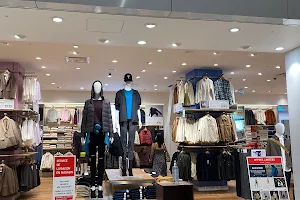 UNIQLO Centre Eaton de Montréal image