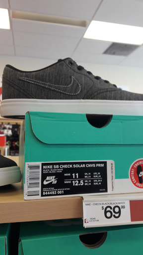 Shoe Store «Famous Footwear», reviews and photos, 1701 Niagara Falls Blvd, Amherst, NY 14228, USA