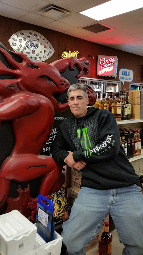 Liquor Store «Lindy Liquor Store», reviews and photos, 613 N Grand Ave, Connersville, IN 47331, USA