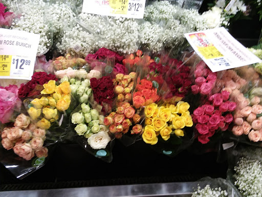 Grocery Store «ShopRite of Manchester», reviews and photos, 214 Spencer St, Manchester, CT 06040, USA