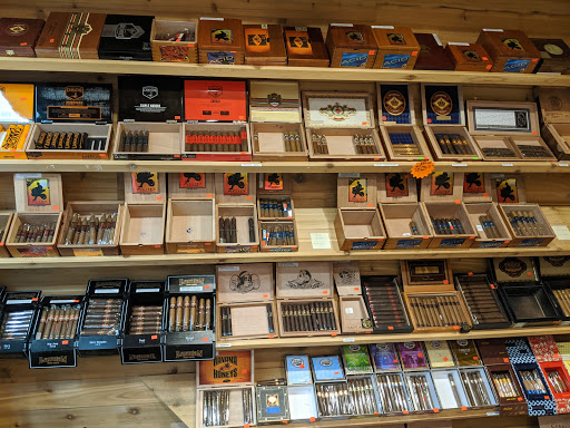 Tobacco Shop «Tundra Smoke Shop», reviews and photos, 2719 S Oneida St, Green Bay, WI 54304, USA