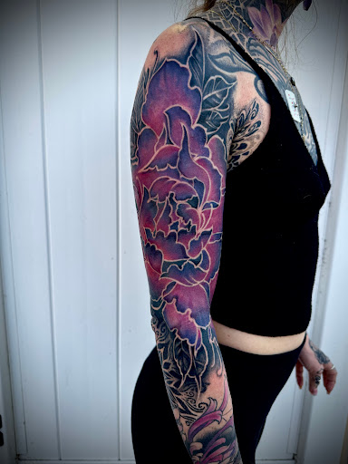 Explore finger tattoo ideas words, creative tattoo ideas in Saint Petersburg, available at Buku Tattoo Studio