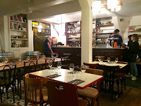 Atmosphère du Restaurant français Restaurant Au Passage à Paris - n°17