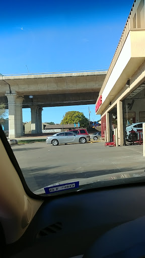 Tire Shop «Discount Tire Store», reviews and photos, 8219 Research Blvd, Austin, TX 78758, USA