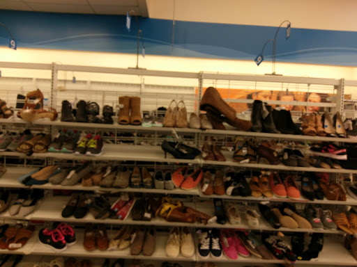 Clothing Store «Ross Dress for Less», reviews and photos, 640 Concar Dr, San Mateo, CA 94402, USA