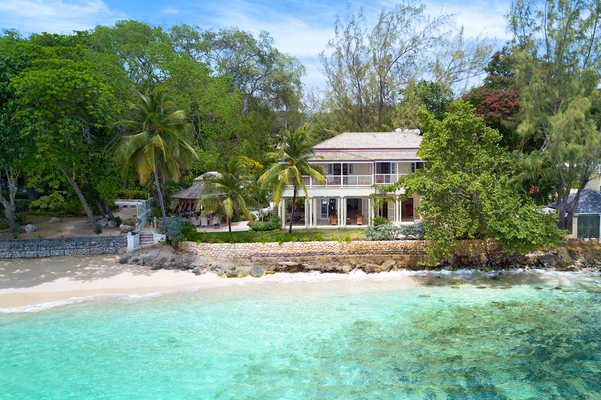 Foto de Gibbes beach com uma linha costeira espaçosa