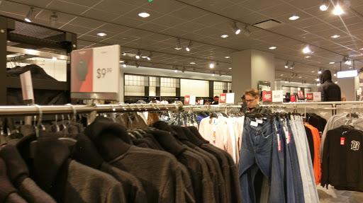 Clothing Store «H&M», reviews and photos, 49 W Maryland St #166, Indianapolis, IN 46204, USA
