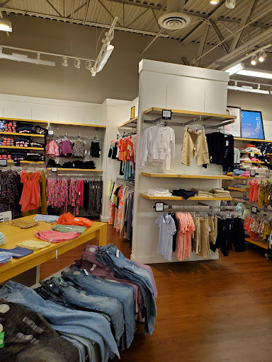 Clothing Store «Gap Outlet», reviews and photos, 1000 PA-611, Tannersville, PA 18372, USA