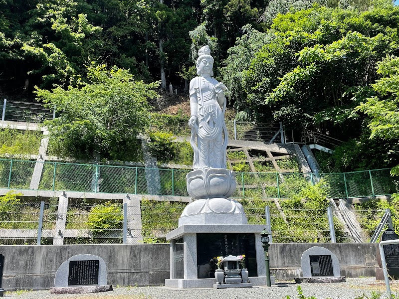 東日本大震災犠牲者供養塔