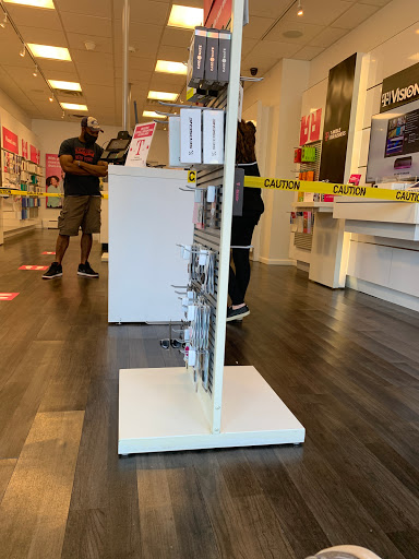 Cell Phone Store «T-Mobile», reviews and photos, 85 Main St, Port Washington, NY 11050, USA