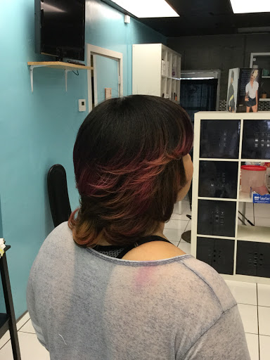Beauty Salon «Blew Chocolate Salon», reviews and photos, 701 N Fort Harrison Ave, Clearwater, FL 33755, USA