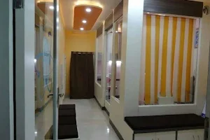 Dr.Bhat Dental Clinic - Dr.Sumit Bhat ,Dr.Dolly Bhat image