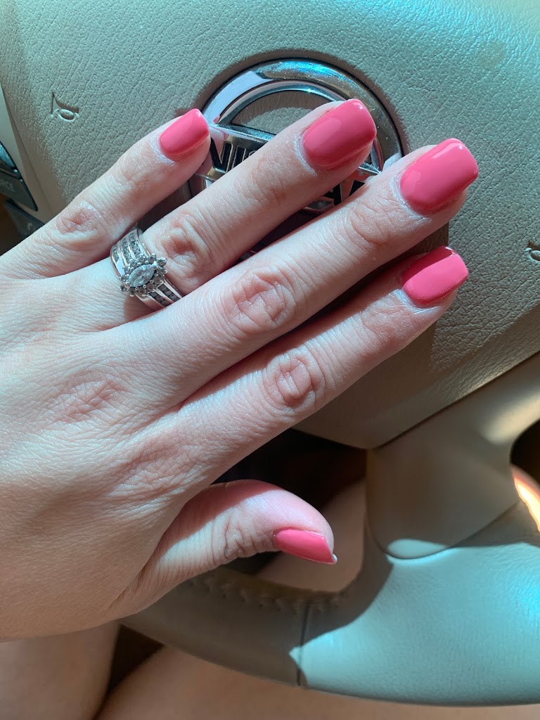 QT Nails Spa 77304