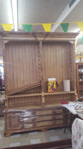 Thrift Store «Hunt and Peck Thrift Store», reviews and photos, 15 Cave St, Luray, VA 22835, USA