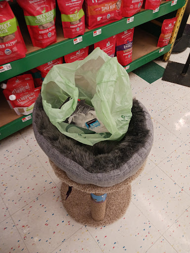 Pet Supply Store «Pet Supplies Plus», reviews and photos, 26230 Hoover Rd, Warren, MI 48089, USA